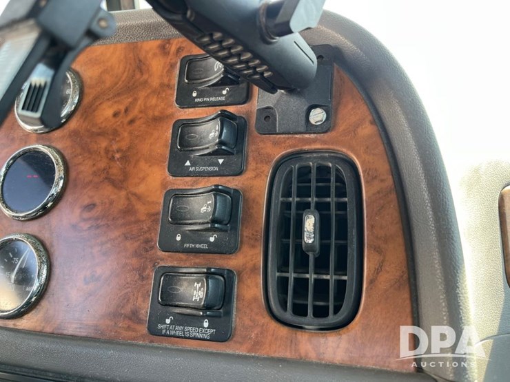 2007-peterbilt-386-image-52