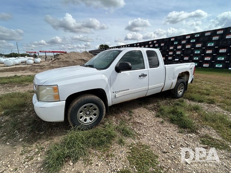2008-chevrolet-silverado-image-2