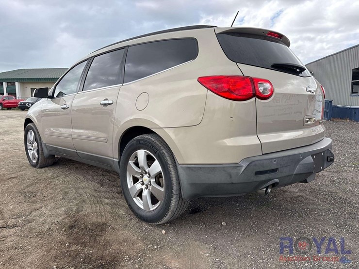 2010-chevrolet-traverse-image-4