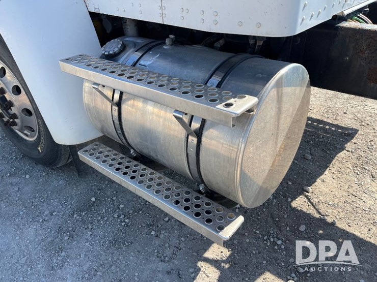 2009-kenworth-t370-image-41