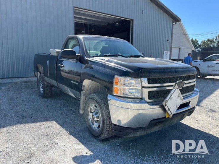 2011-chevrolet-2500hd-image-4