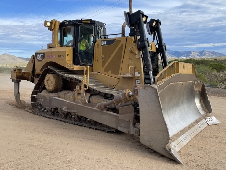 2017-caterpillar-d8t-image-7