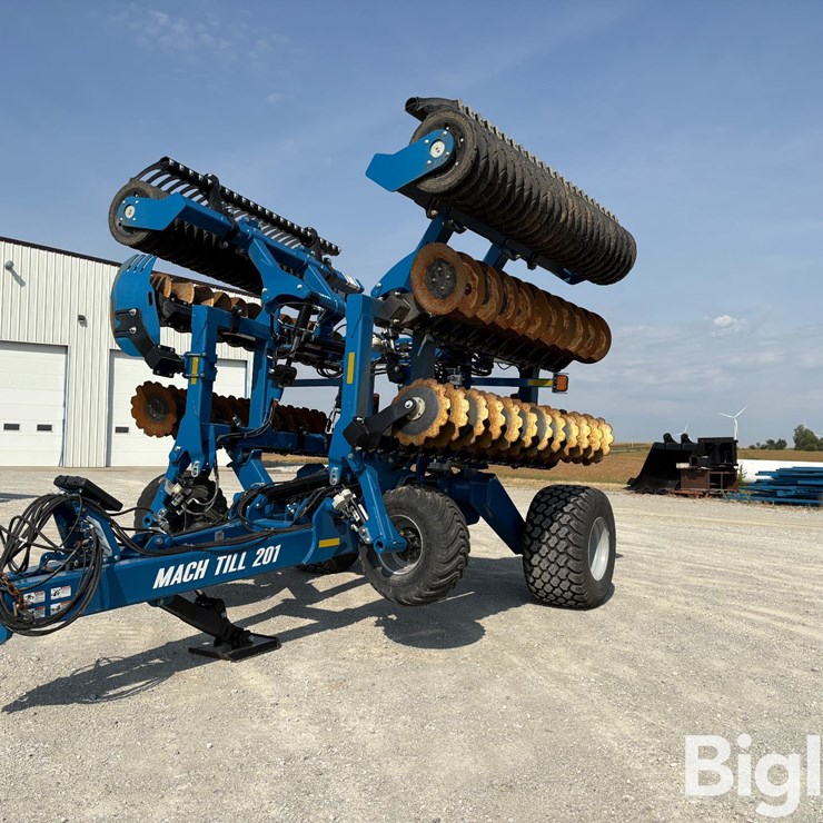 2022 Kinze 201 Mach-Till