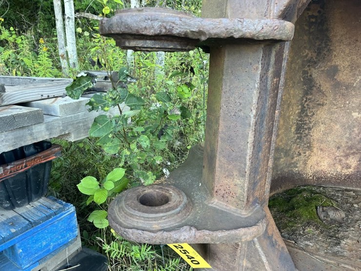 #2540-•-approx-42“-excavator-stump-bucket-image-6