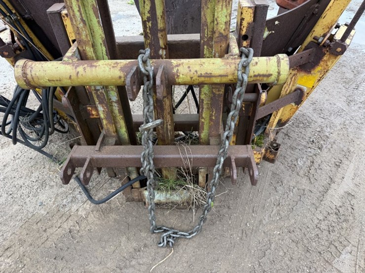 #2558-•-(3)-point-hydraulic-tree-spade-image-21