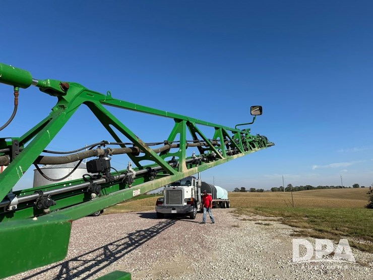 2021-john-deere-r4044-image-16