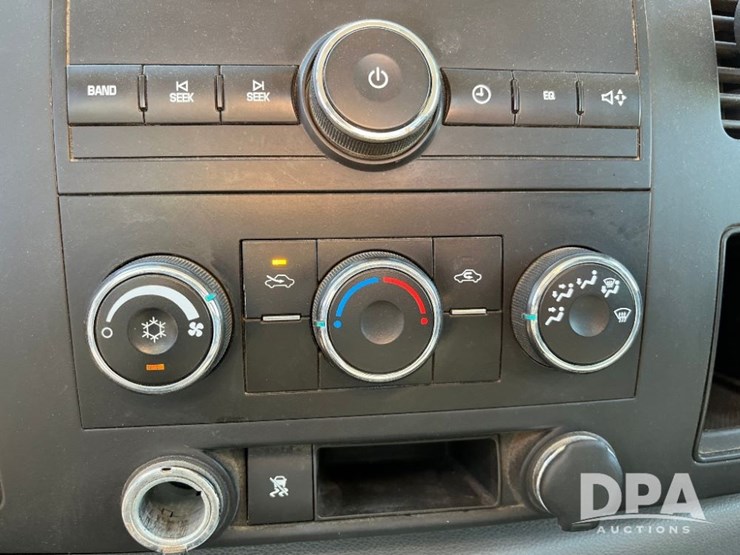2011-chevrolet-3500hd-image-53