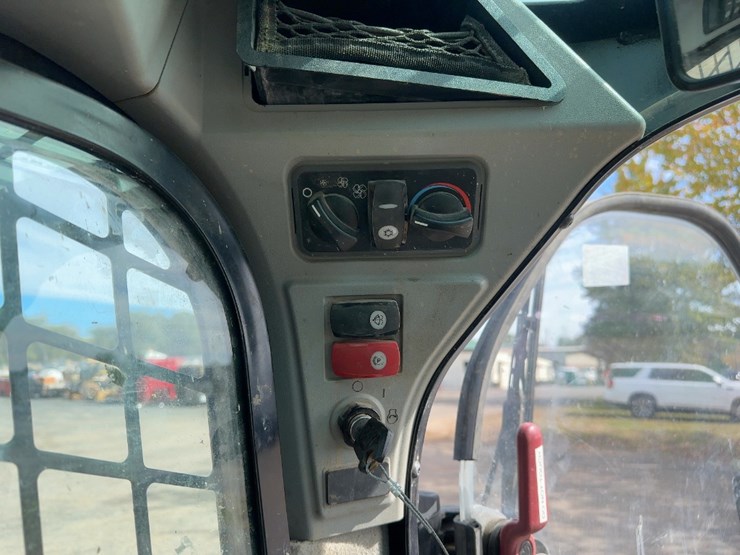 2019-caterpillar-259d-image-23