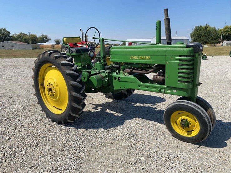 john-deere-b-image-1