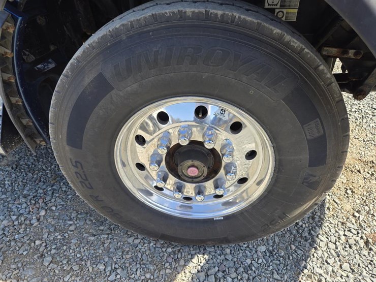 2017-kenworth-t880-image-81