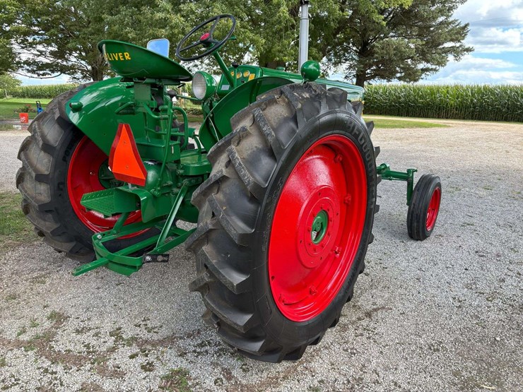 1957-oliver-super-66-image-5