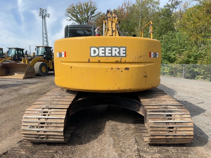 2004-deere-225c-lc-image-4