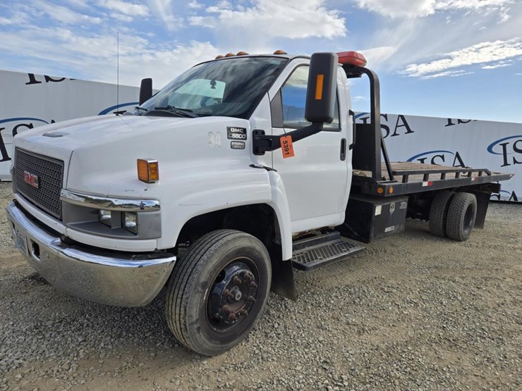 2005-gmc-5500-image-1