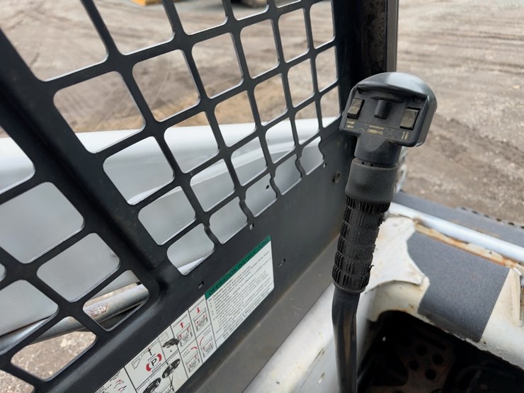 2006-bobcat-t140-image-20