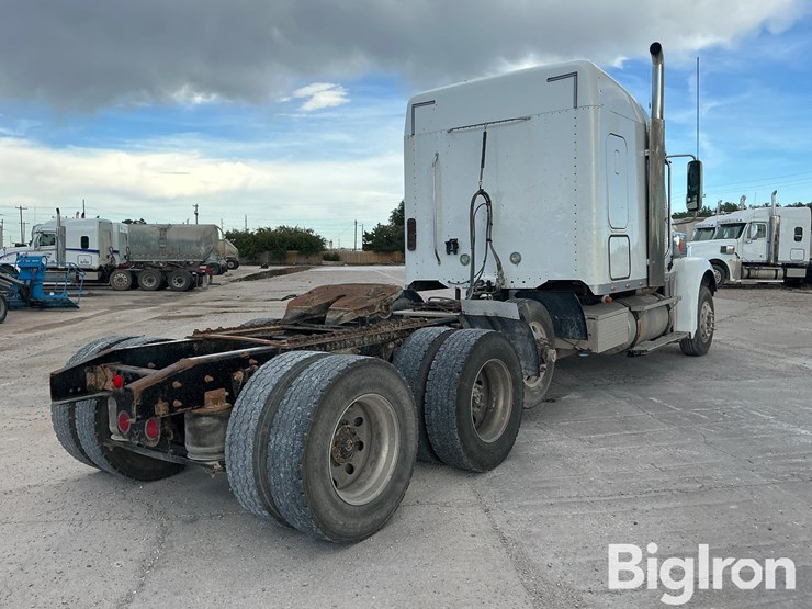 2013-freightliner-coronado-132-image-5
