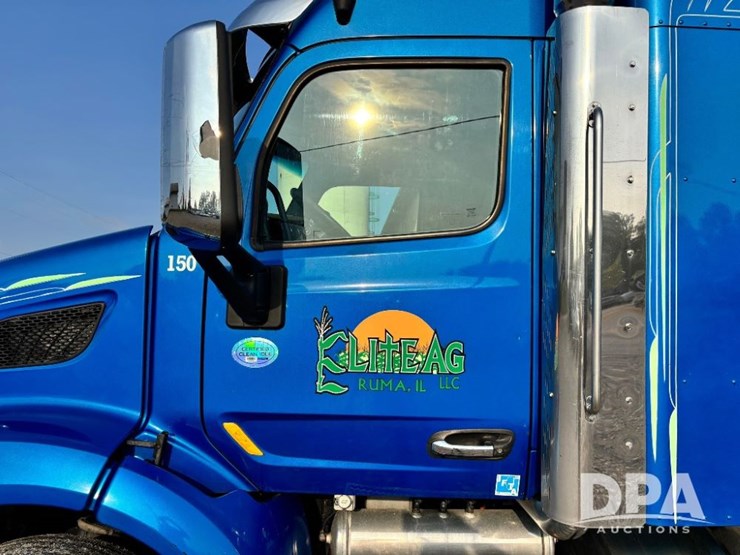 2015-peterbilt-579-image-23