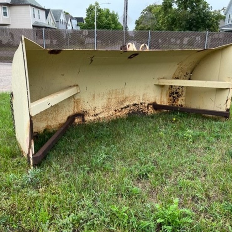 #2559 • Approx 10' Snow Pusher