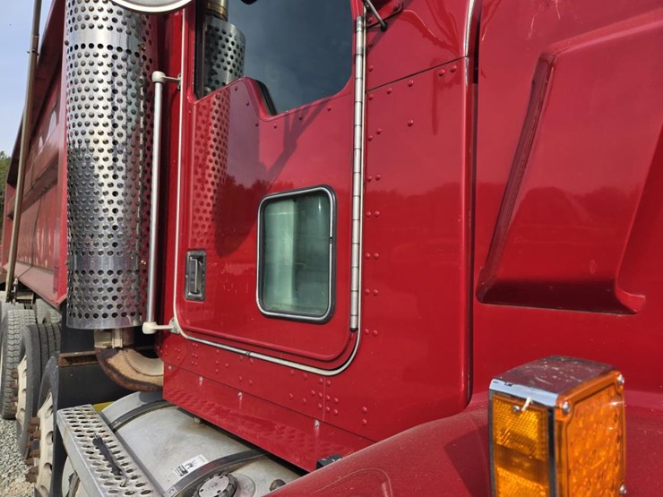 2002-kenworth-t800-image-14