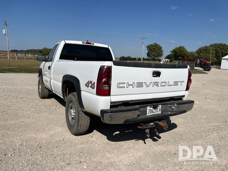 2003-chevrolet-2500hd-image-13