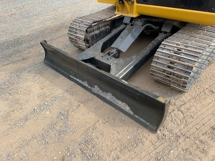 2021-caterpillar-305-image-18