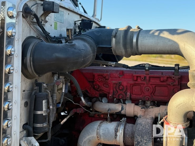 2013-peterbilt-389-truck-(jm627)-image-26