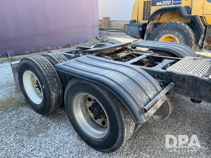 2005-kenworth-t800-image-7