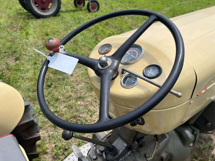 massey-ferguson-40-image-38