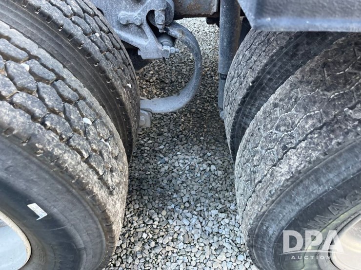 2005-kenworth-t800-image-26