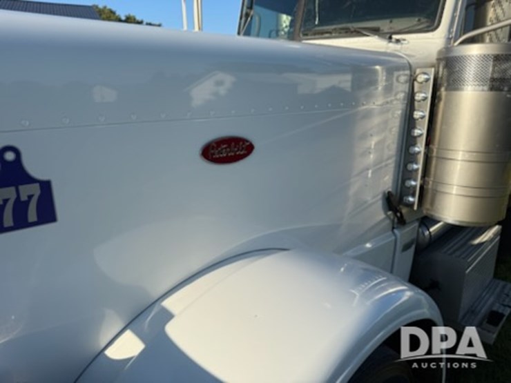 2013-peterbilt-389-truck-(jm627)-image-126