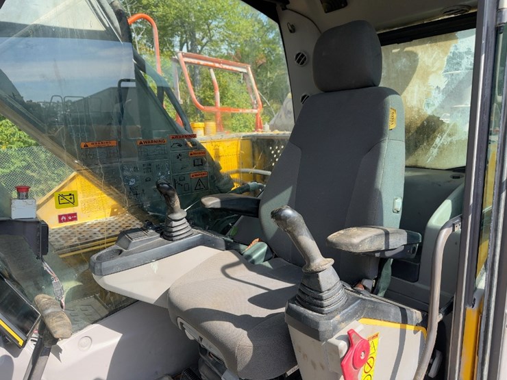 2019-volvo-ec220el-image-35
