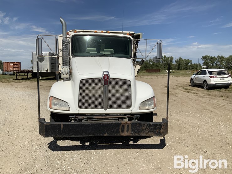 2011-kenworth-t370-image-16