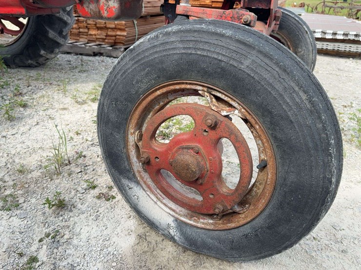 farmall-400-image-30