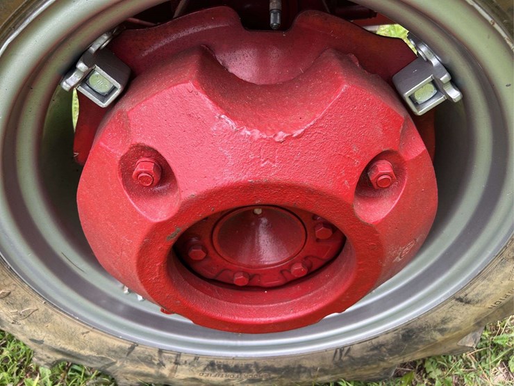 farmall-140-image-61