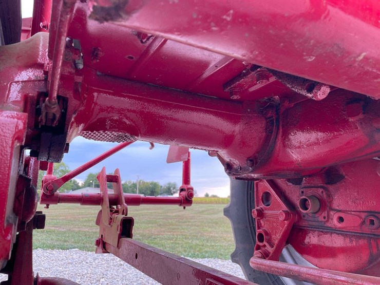 farmall-140-image-55