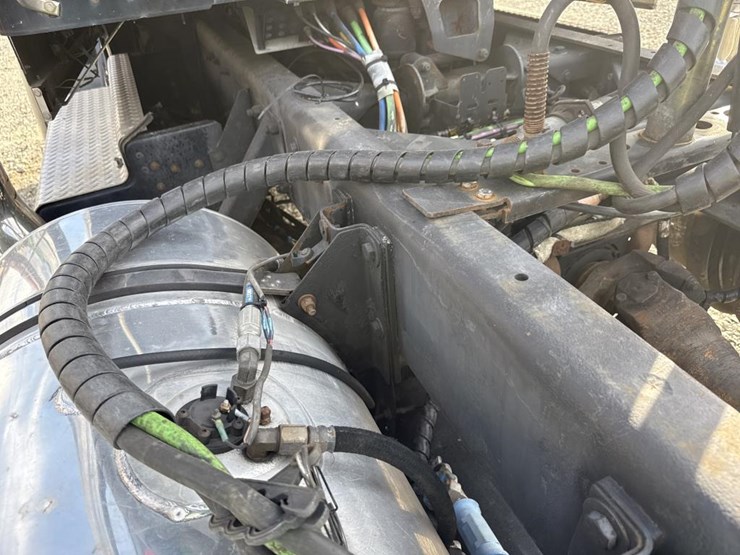 2009-kenworth-w900-image-52