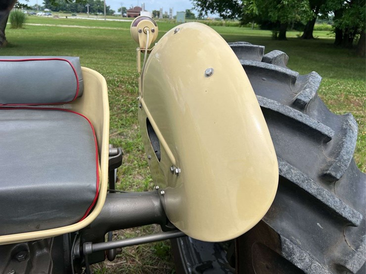 massey-ferguson-40-image-64
