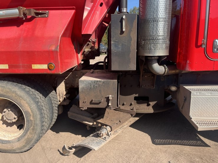 2007-peterbilt-367-image-97