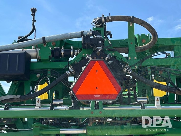 2019-john-deere-r4045-image-38