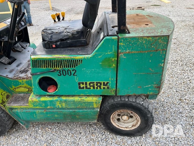 clark-gps25mc-forklift-(jn3106,-unit-3002)-image-21
