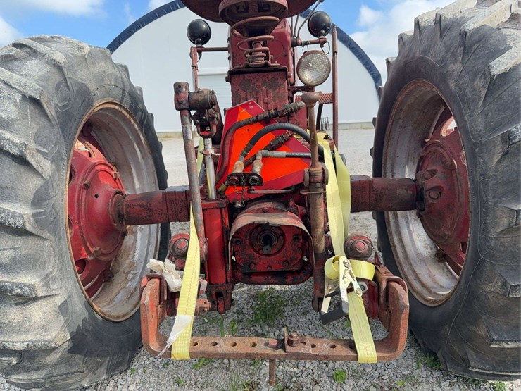 farmall-400-image-13