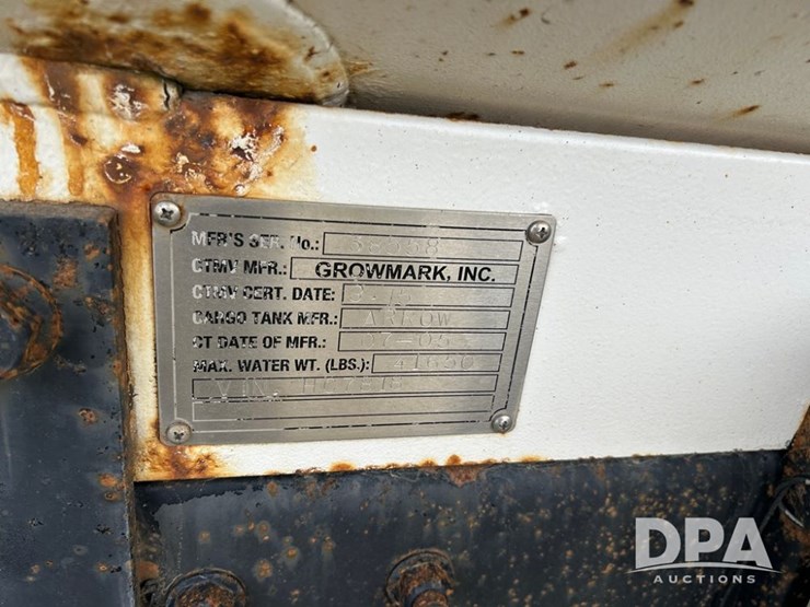 2016-freightliner-108sd-image-30