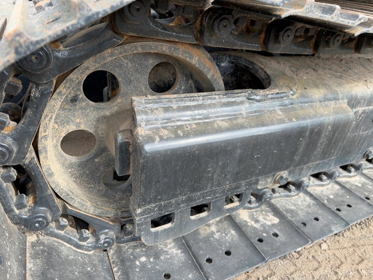 2021-caterpillar-305-image-32