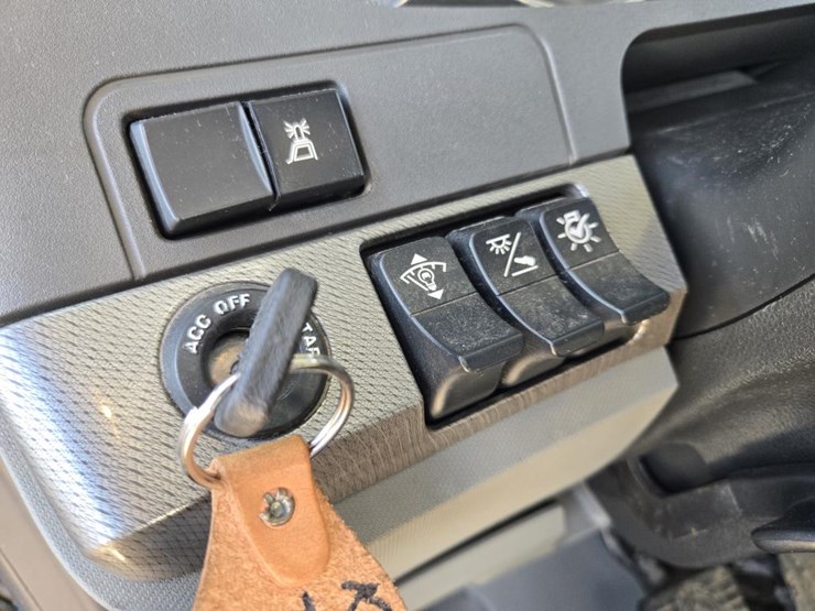 2017-kenworth-t880-image-74