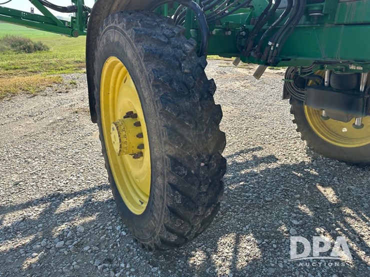 2021-john-deere-r4044-image-25