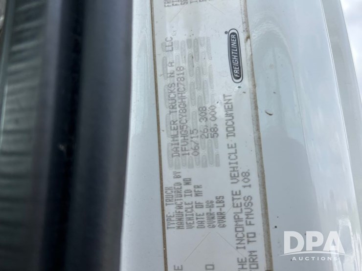 2016-freightliner-108sd-image-52