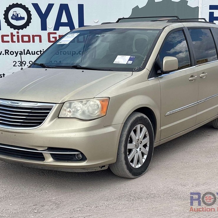 2013 CHRYSLER TOWN & COUNTRY