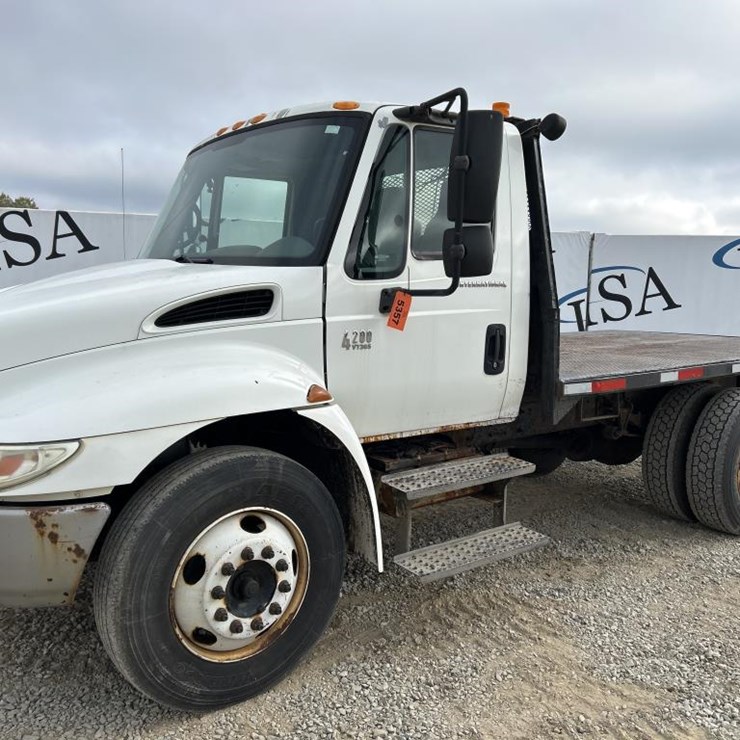 2003 INTERNATIONAL DURASTAR 4200