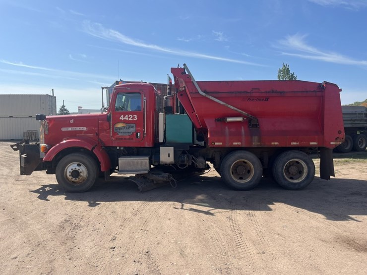 2007-peterbilt-367-image-2