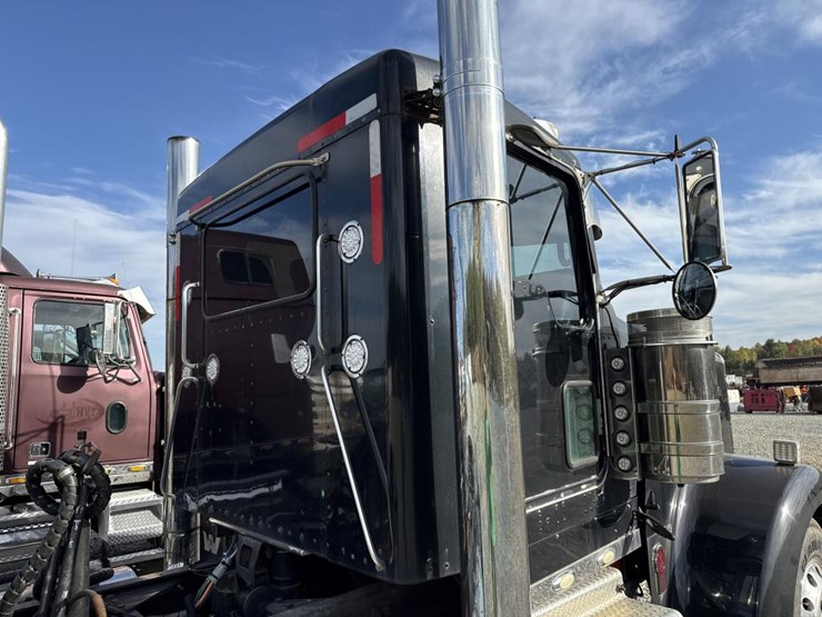 2009-kenworth-w900-image-33