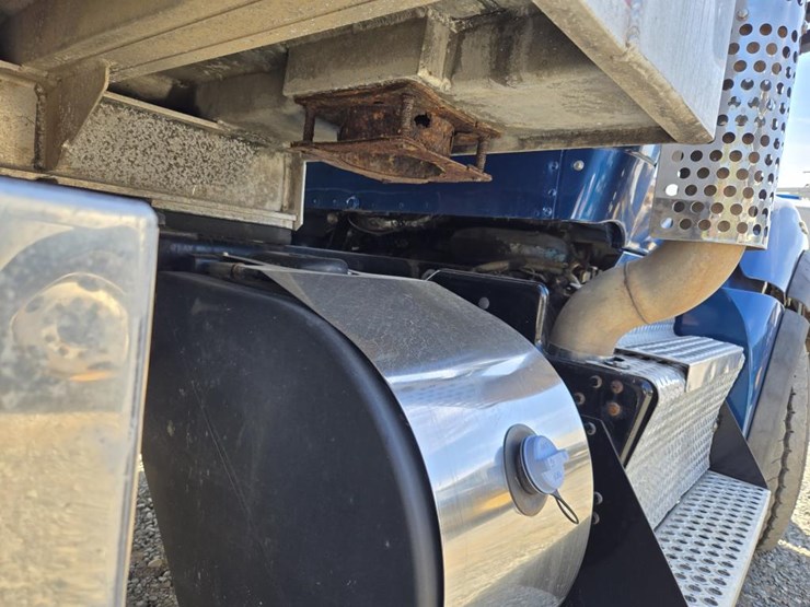 2017-kenworth-t880-image-34
